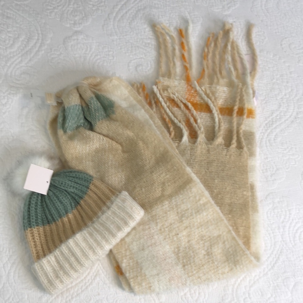 Lauren Conrad Color Seafoam/ Orange/ Cream Scarf & Hat OS